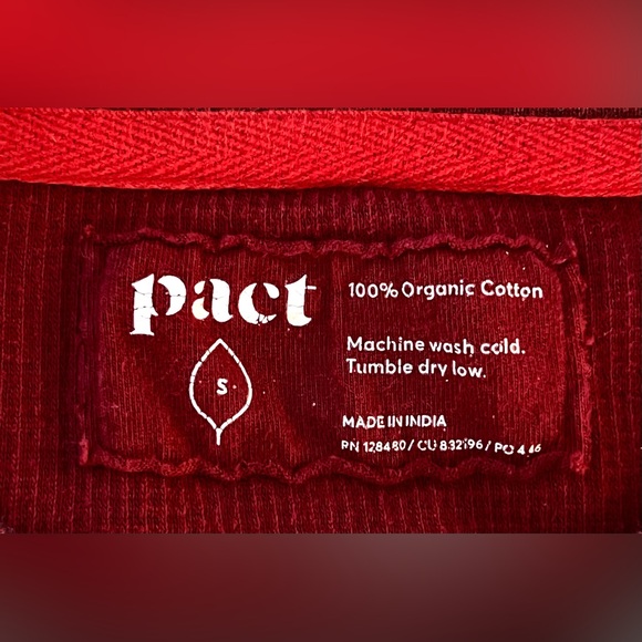 LAST CHANCE!! Pact Women’s Henley Long Sleeve Shirt in Burgundy Size Small - Picture 2 of 4